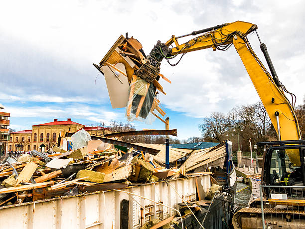 Best Garage Cleanout Services  in Harrisburg, SD